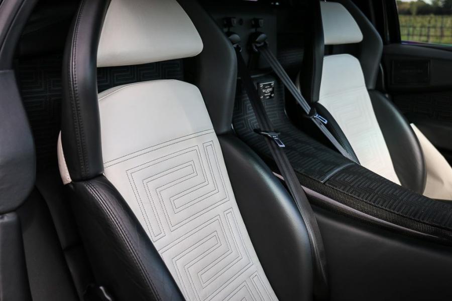 Детали интерьера Lamborghini Murcielago LP640 Versace 2006 года  (фото 19 из 26)